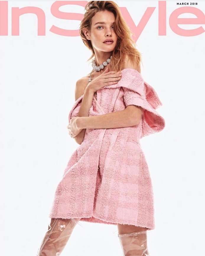 «Махровый халат»: Водянова в странном наряде на обложке журнала