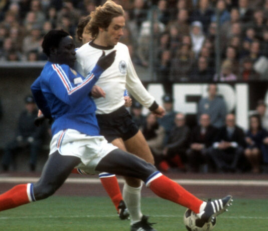 Помер футболіст, який пролежав у комі 40 років