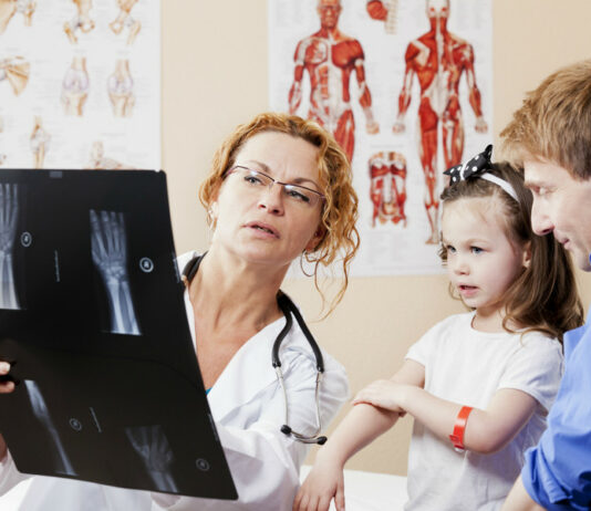 Якщо у дитини вивих: як розпізнати, чим допомогти і від чого утриматися