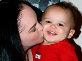 “мені запропонували купити свого ж малюка”: сурогатна мати народила близнюків, один з яких виявився її рідною дитиною