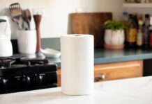 Забудьте про паперові рушники: як шведська ганчірка змінила мою рутину прибирання