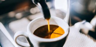 Bitters: несподівана добавка до кави, яка виведе ваш напій на новий рівень