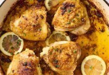 Швидкі та ароматні курячі стегна з лимоном: рецепт за 35 хвилин