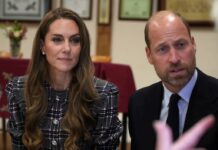 Королівська Пара Виявляє Ніжність у Час Публічної Появи на Фоні Сімейних Проблем