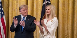 Іванка Трамп знову на очах разом із Дональдом Трампом