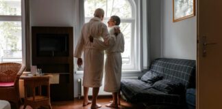 Як відкласти час пробудження: наукові поради для людей старше 60