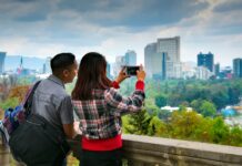 How To Avoid Looking Like A Tourist: Style Secrets From Paris, Tokyo And Mexico City
