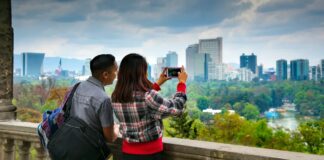How To Avoid Looking Like A Tourist: Style Secrets From Paris, Tokyo And Mexico City
